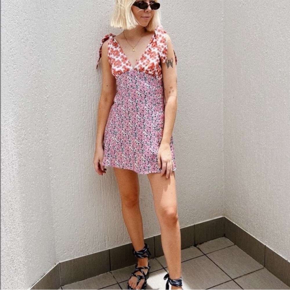 VRG GRL • POSTCARDS FROM VENICE